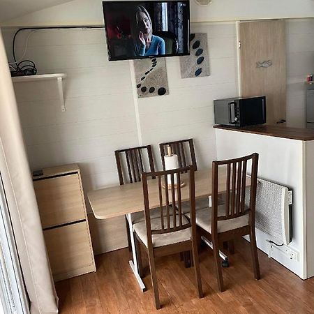 Mobil-Home 4/6 Personnes , Terrasse Couverte ,Piscine Chauffee . Biville-sur-Mer المظهر الخارجي الصورة